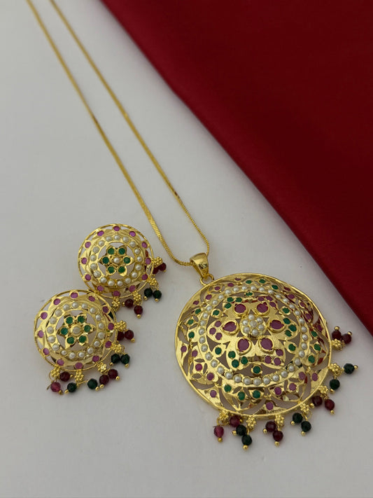 Pendant sets