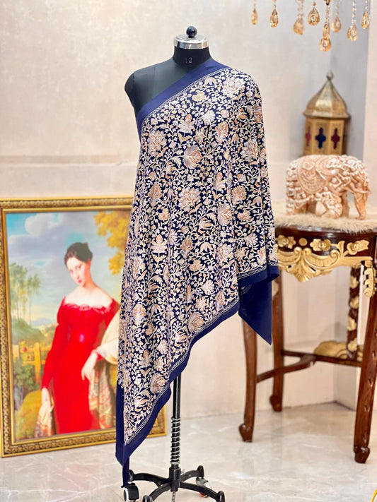 Semi-pashmina stoles