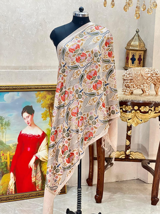 Semi-pashmina stoles